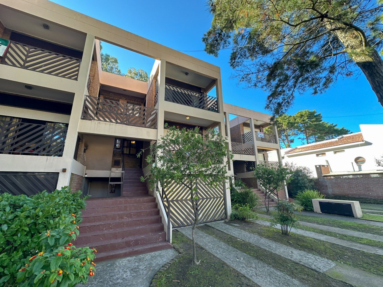 DEPARTAMENTO EN VENTA PINAMAR 3 AMBIENTES CON COCHERA