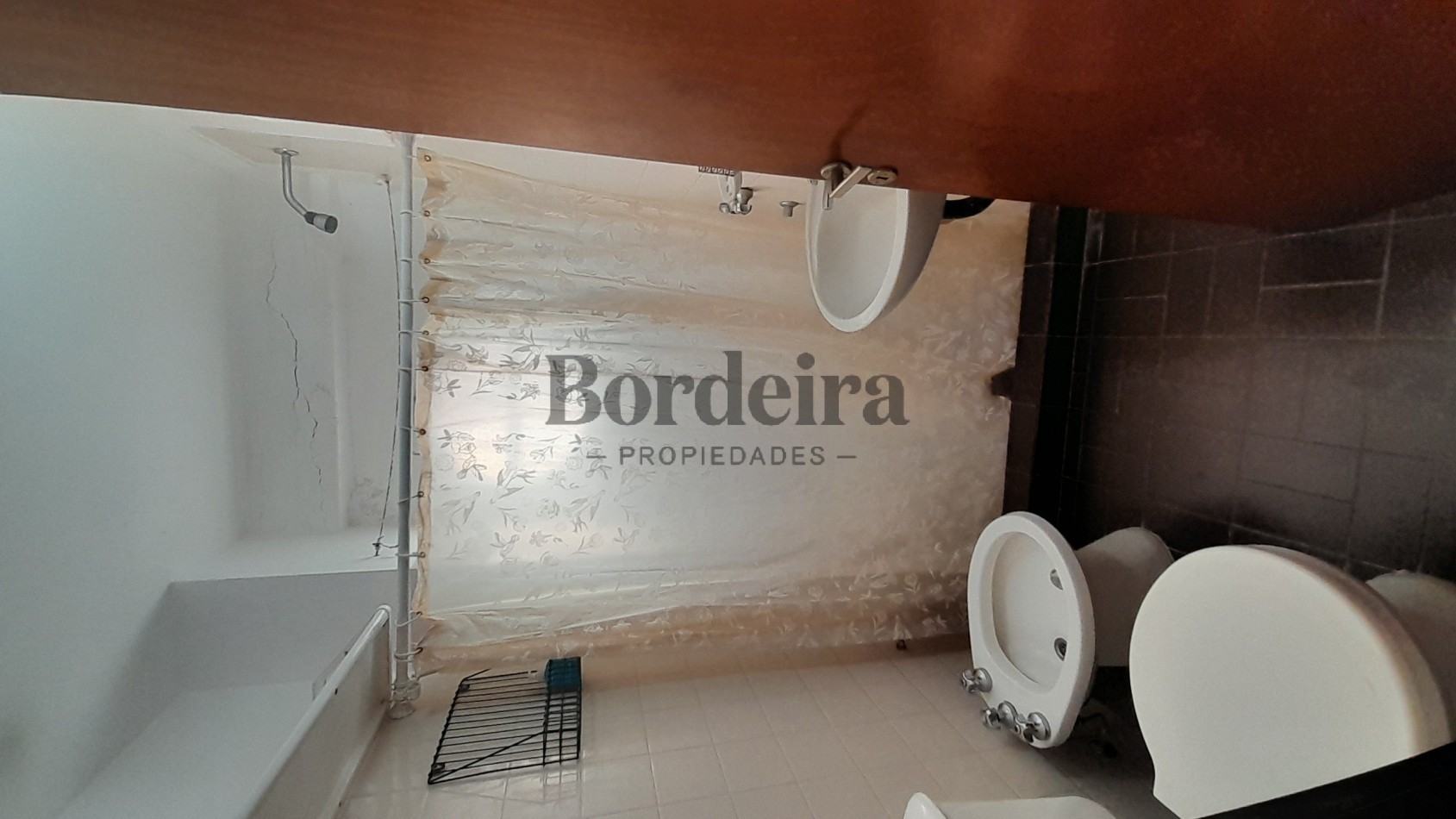 Venta Departamento Villa Gesell con cochera y baulera