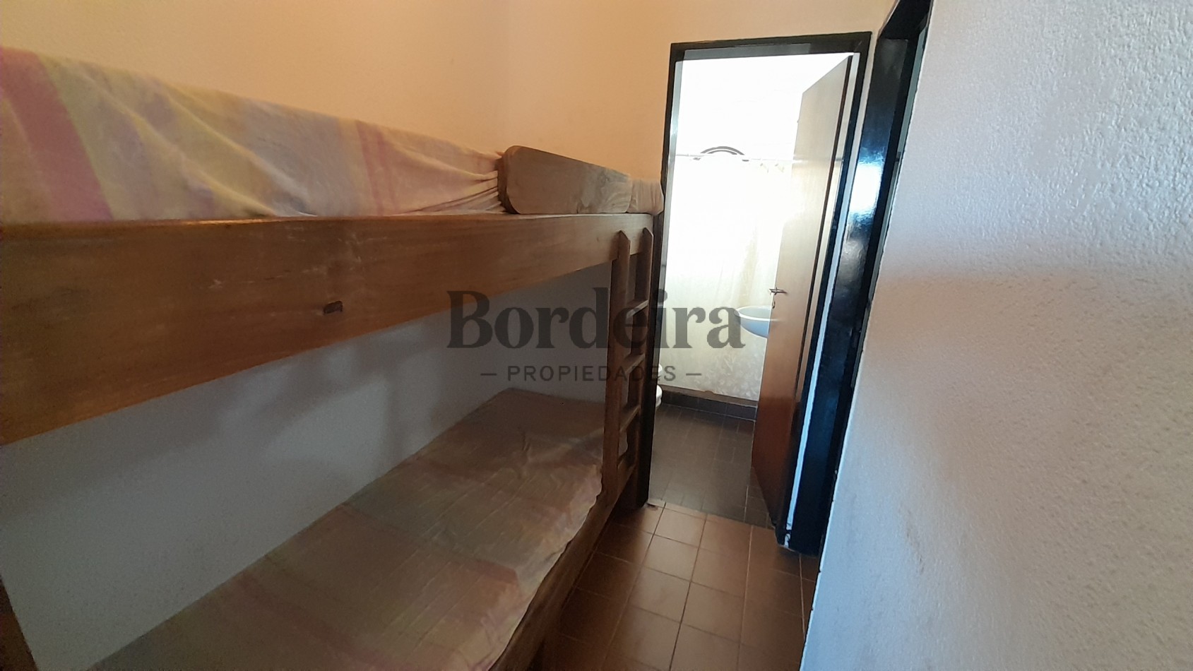 Venta Departamento Villa Gesell con cochera y baulera